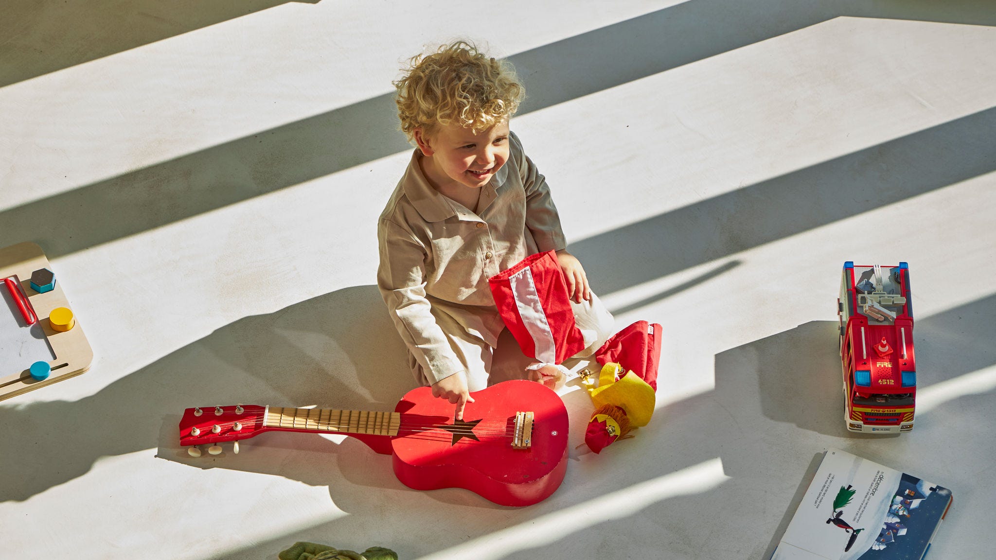 Pogled na mesto z zeleno okolico