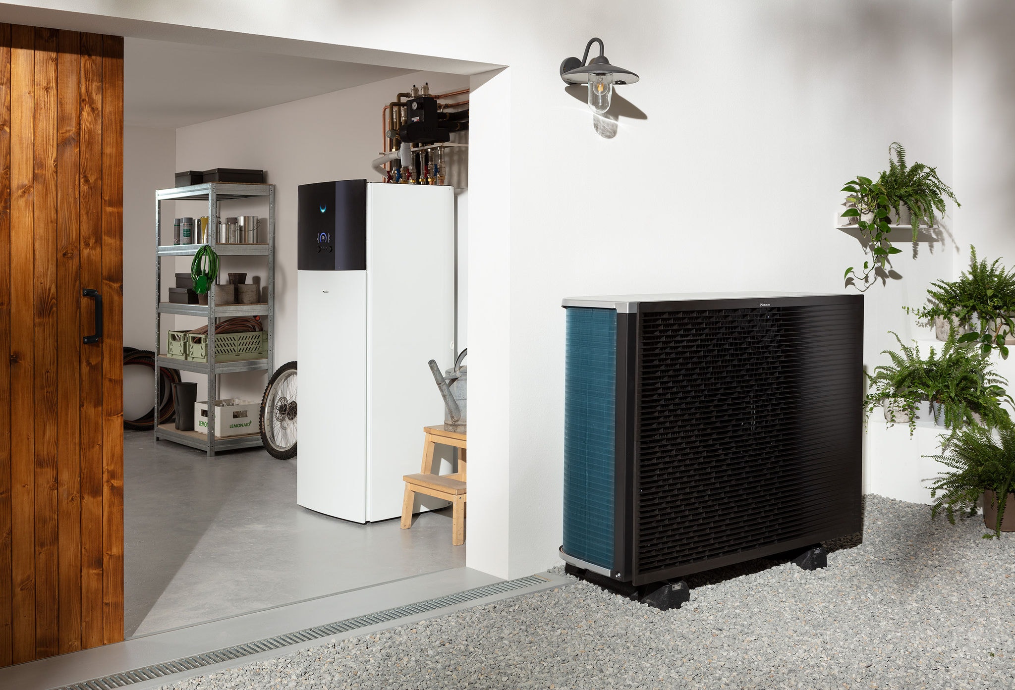 Toplotna črpalka Daikin Altherma, vgrajena v shrambi