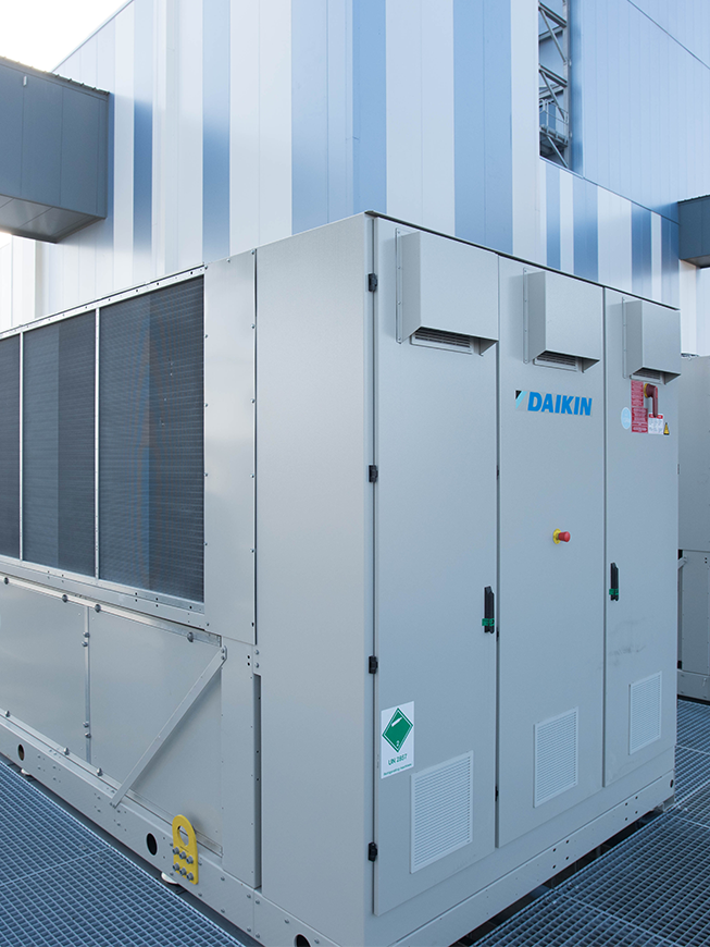 Industrijska toplotna črpalka ali hladilna enota Daikin